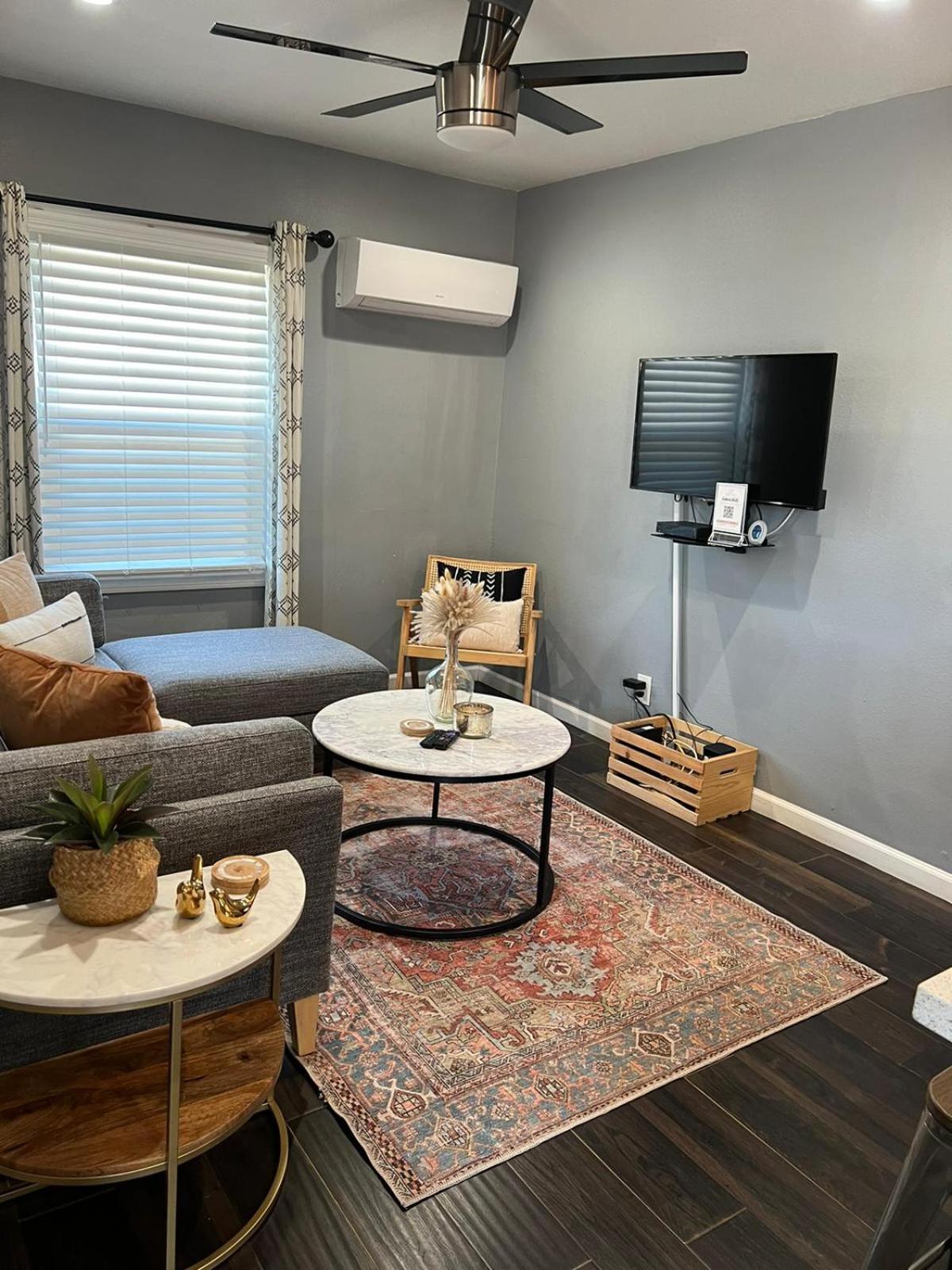 Apartment Located In Historic District Mins To Downtown, Beaches & Convention Center Long Beach Exterior photo